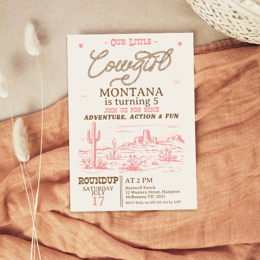 ヴィンテージピンクブラウンウエスタンデザート女性のカーボーイ誕生日 招待状