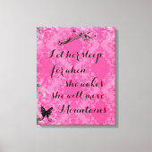 ヴィンテージピンクベビー引用文彼女は山を移動する キャンバスプリント (正面)