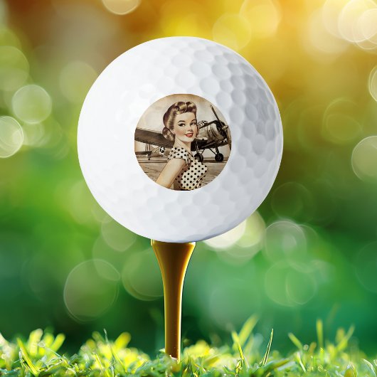 ヴィンテージピンナップの女の子と第2次世界大戦飛行機エレガント、 ゴルフボール