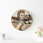 ヴィンテージピンナップの女の子と第2次世界大戦飛行機エレガント、 ラージ壁時計 (ホーム)