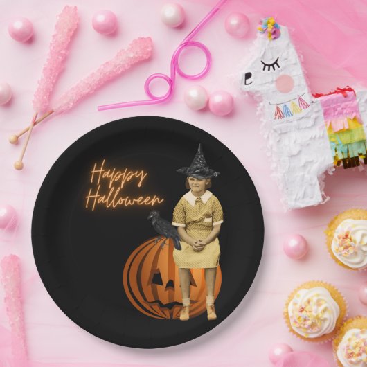 ヴィンテージファンキーガールウィッチハロウィーン ペーパープレート (パーティー)