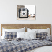 ヴィンテージフィルムカメラフラワーポット&グラス16x20 キャンバスプリント (インサイチュ (寝室))