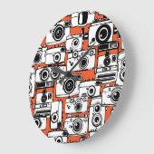 ヴィンテージフィルムカメラ、シームレスパターン。 ラージ壁時計 (傾斜)