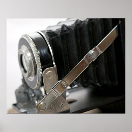 ヴィンテージフィルムカメラ（ベローズをクローズアップした16x20） ポスター (正面)