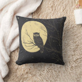 ヴィンテージフクロウが月に照らされた空の下でアート クッション (ブランケット)