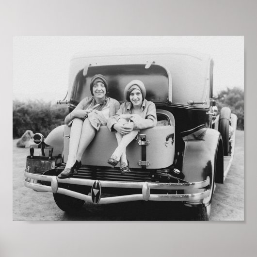 ヴィンテージフラッパーエラウィメンズアンティーク車ランブルシート ポスター (正面)