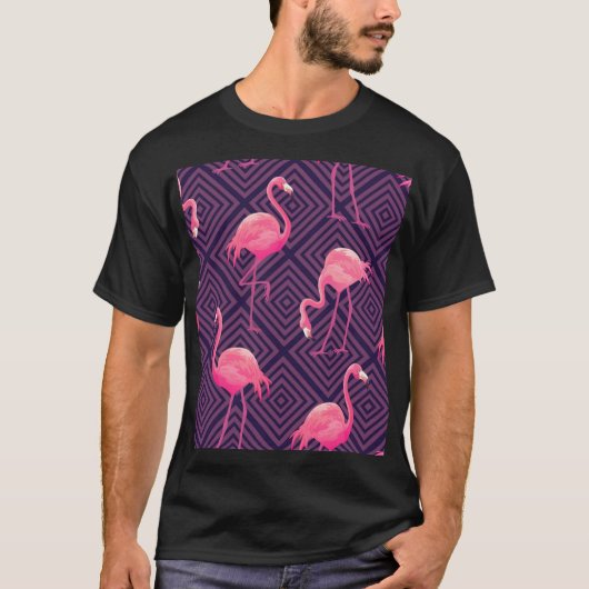 ヴィンテージフラミンゴ、紫の幾何学的な背景。 Tシャツ (正面)