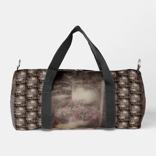 ヴィンテージフラワーガーデンチェアパーソナライズされた ダッフルバッグ (裏面)