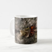 ヴィンテージフラワーズホワイトアンドサビアズミ科植物 コーヒーマグカップ (正面左)