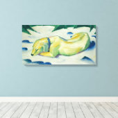 ヴィンテージフランツ・マーク・ドッグが雪の中に横たわる キャンバスプリント (インサイチュ (ウッドフロア))