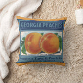 ヴィンテージフルーツクラートラベルアート、ジョージアの桃 クッション (ブランケット)