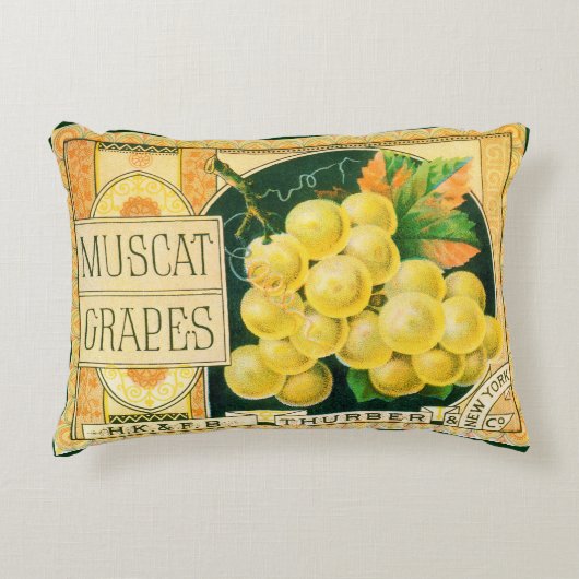 ヴィンテージフルーツクラートラベルアート、マスカットブドウ アクセントクッション (正面)