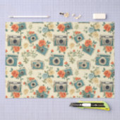 ヴィンテージフローラとカメラパターン 薄葉紙 (クラフト)