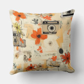 ヴィンテージフローラとカメラパターン(5) クッション (裏面)
