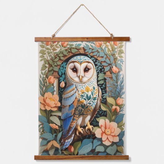 ヴィンテージフローラパターン（の模様が）あるバーンフクロウ 吊り下げ型タペストリー (正面)