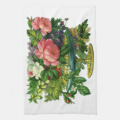 ヴィンテージフローラピンクのバラ、花の花瓶 キッチンタオル (縦)
