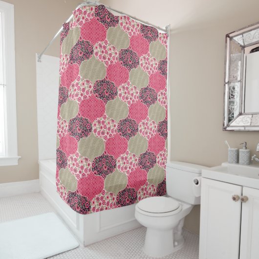 ヴィンテージフローラモロッコパターンピンク シャワーカーテン (インサイチュ)