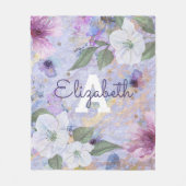 ヴィンテージフローラ紫色の水色モノグラム名 フリースブランケット (正面)