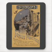 ヴィンテージブックカバードクターダンロップの家族の練習 マウスパッド (正面)