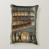 ヴィンテージブックスタック絵を描のアンティークライブラリの壁 アクセントクッション (裏面(縦))