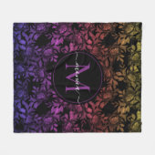 ヴィンテージブラックウォーター色フローラ モノグラムの フリースブランケット (正面(横))