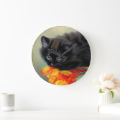 ヴィンテージブラック子猫と赤い花毛布 ラージ壁時計 (ホーム)