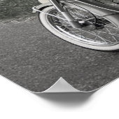 ヴィンテージブラック&ホワイトカップルのオートバイポスター ポスター (角)