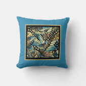 ヴィンテージブルーと金ゴールドバタフライコラージオンティール（緑がかった色） クッション (正面)