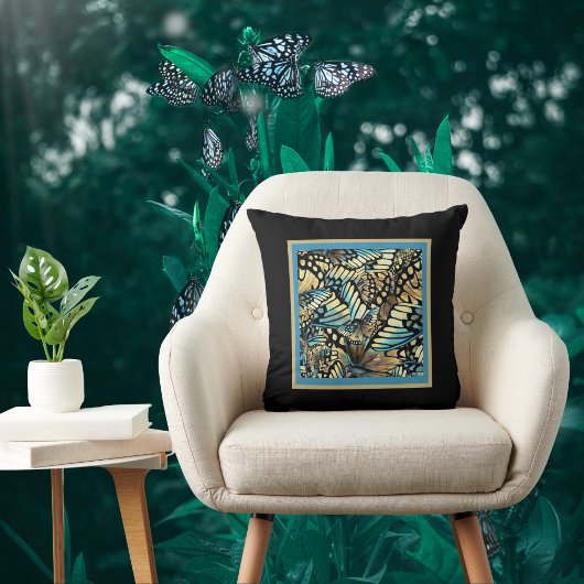 ヴィンテージブルーと金ゴールドバタフライコラージオンブラック クッション