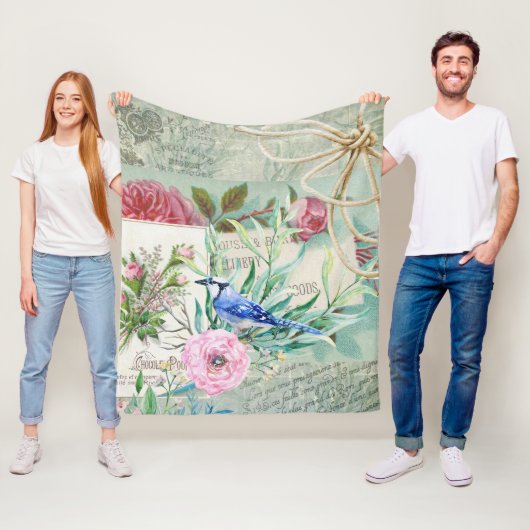 ヴィンテージブルージェイバードピンクローズフローラコラージュ フリースブランケット (インサイチュ)