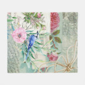 ヴィンテージブルージェイバードピンクローズフローラコラージュ フリースブランケット (正面(横))