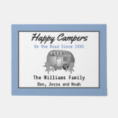 ヴィンテージブルーハッピーキャンパーファミリー ドアマット (正面)