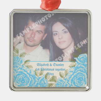 ヴィンテージブルーバラカップルの初めてのクリスマス写真 メタルオーナメント