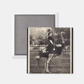 ヴィンテージブロードウェイ女優ダチョウに乗る マグネット (正面/裏面)