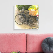 ヴィンテージプッシュバイクフラワーバスケットの国のシーン キャンバスプリント (インサイチュ (リビング))