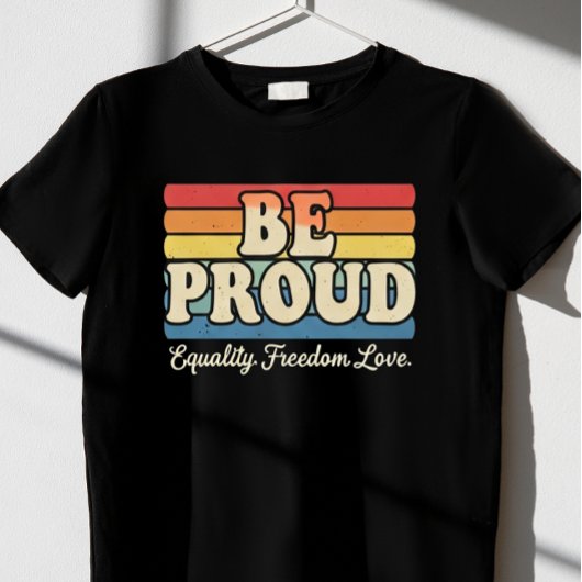 ヴィンテージプライドレインボーLGBTQメンズ Tシャツ