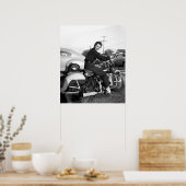 ヴィンテージプリントのチックウーマンガールオンバイク ポスター (キッチン)