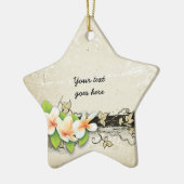 ヴィンテージプルメリアとアイビーグランジカスタムオーナメント セラミックオーナメント (左)