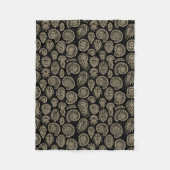 ヴィンテージベージュ化石トリロバイトのアンモナイト模様 フリースブランケット (正面)