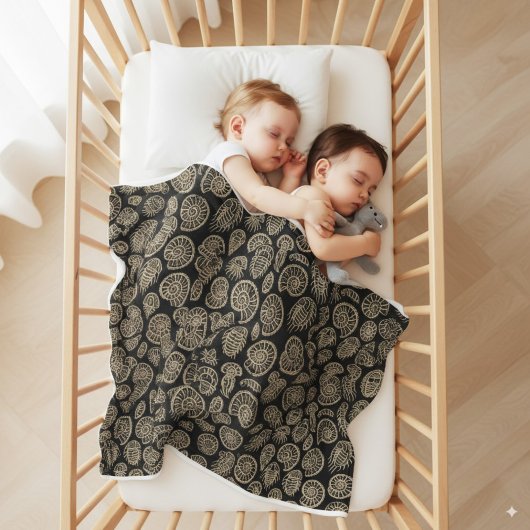 ヴィンテージベージュ化石トリロバイトのアンモナイト模様 フリースブランケット