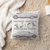 ヴィンテージホイール、タイムレススリル – レトロ車&モーター クッション (ブランケット)