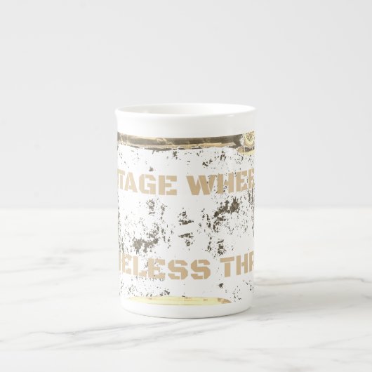 ヴィンテージホイール、タイムレススリル – レトロ車&モーター ボーンチャイナマグカップ (正面)