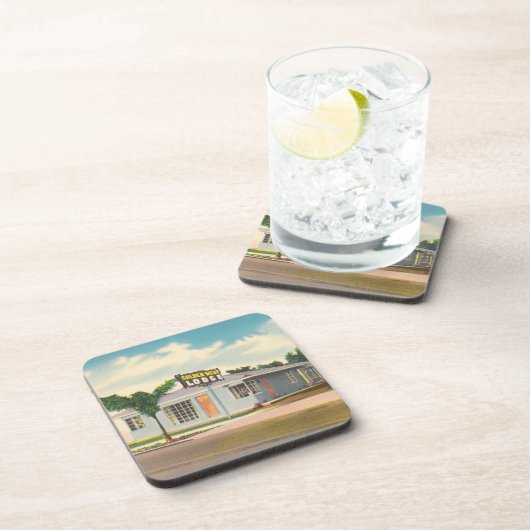 ヴィンテージホテル、ゴールデンウェストロッジモーテル コースター (右側)