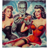 ヴィンテージホラーのピンアップ シャワーカーテン (正面)