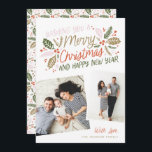 ヴィンテージホリー傾斜数々のスナップショット – 写真 シーズンカード<br><div class="desc">このフェスティバルとシックな休日の写真カードは、私たちのオリジナルの手を描いた冬の葉の色の甘いスタイルのタイポグラフィ鮮やかと2つの傾斜した写真。マッチ来パターンを持つ背面</div>