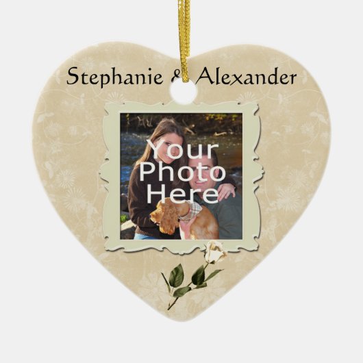 ヴィンテージホワイトローズフレーム結婚フォトオーナメント セラミックオーナメント (正面)