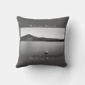 ヴィンテージボートデコパーソナライズされたールグレーポンツーン クッション (裏面)