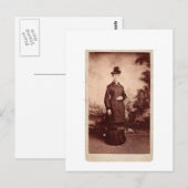 ヴィンテージポートレートの女性の帽子と1800sドレス ポストカード (正面/裏面)