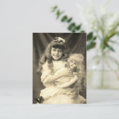 ヴィンテージポートレート人形の少女 ポストカード (スタンド正面)