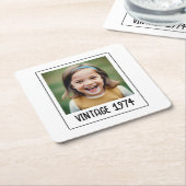 ヴィンテージマイルストン誕生日写真保存画像 スクエアペーパーコースター (アングル)